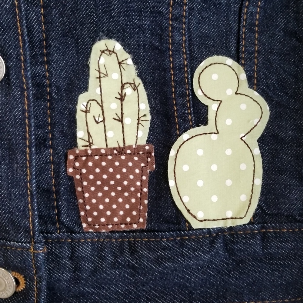 💥NEW💥 Levi Jean Jacket with Vintage Patches-Sz M - Picture 4 of 6